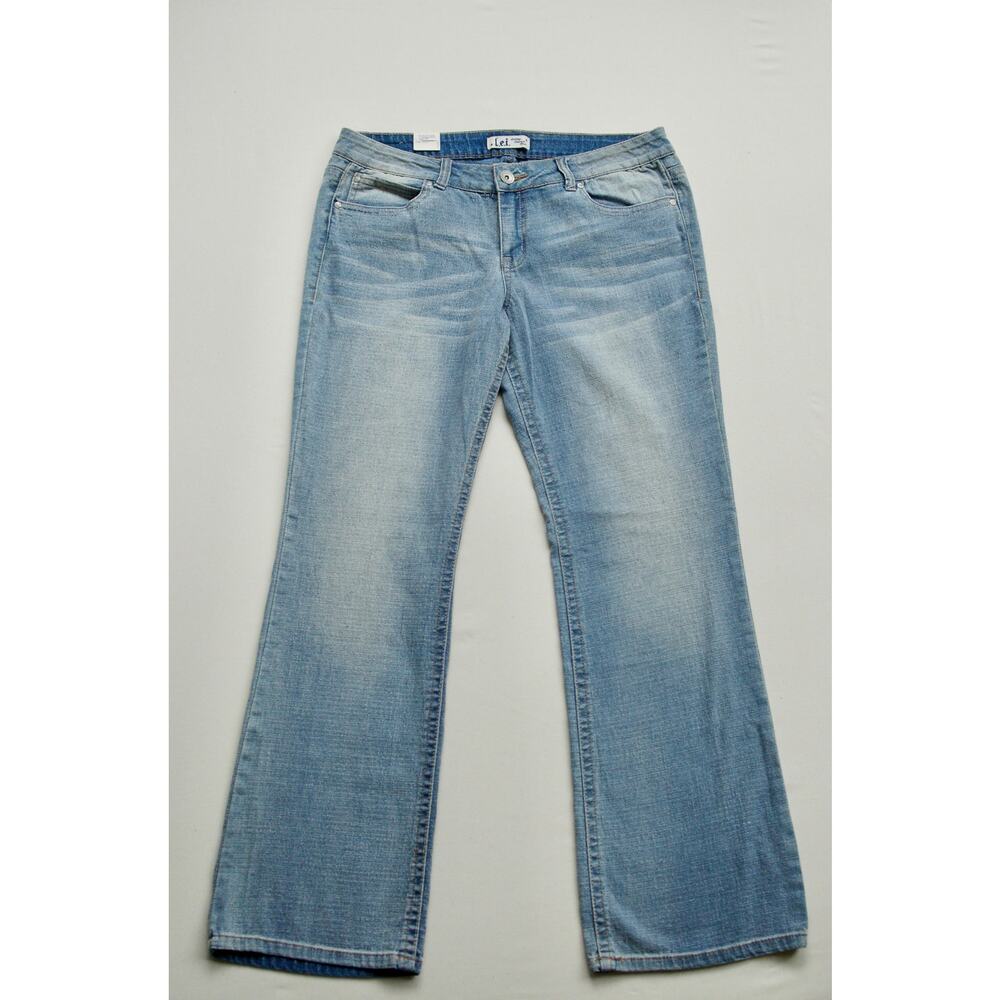 NWT FLASH SALE: l.e.i. Ashley Low-Rise Flares